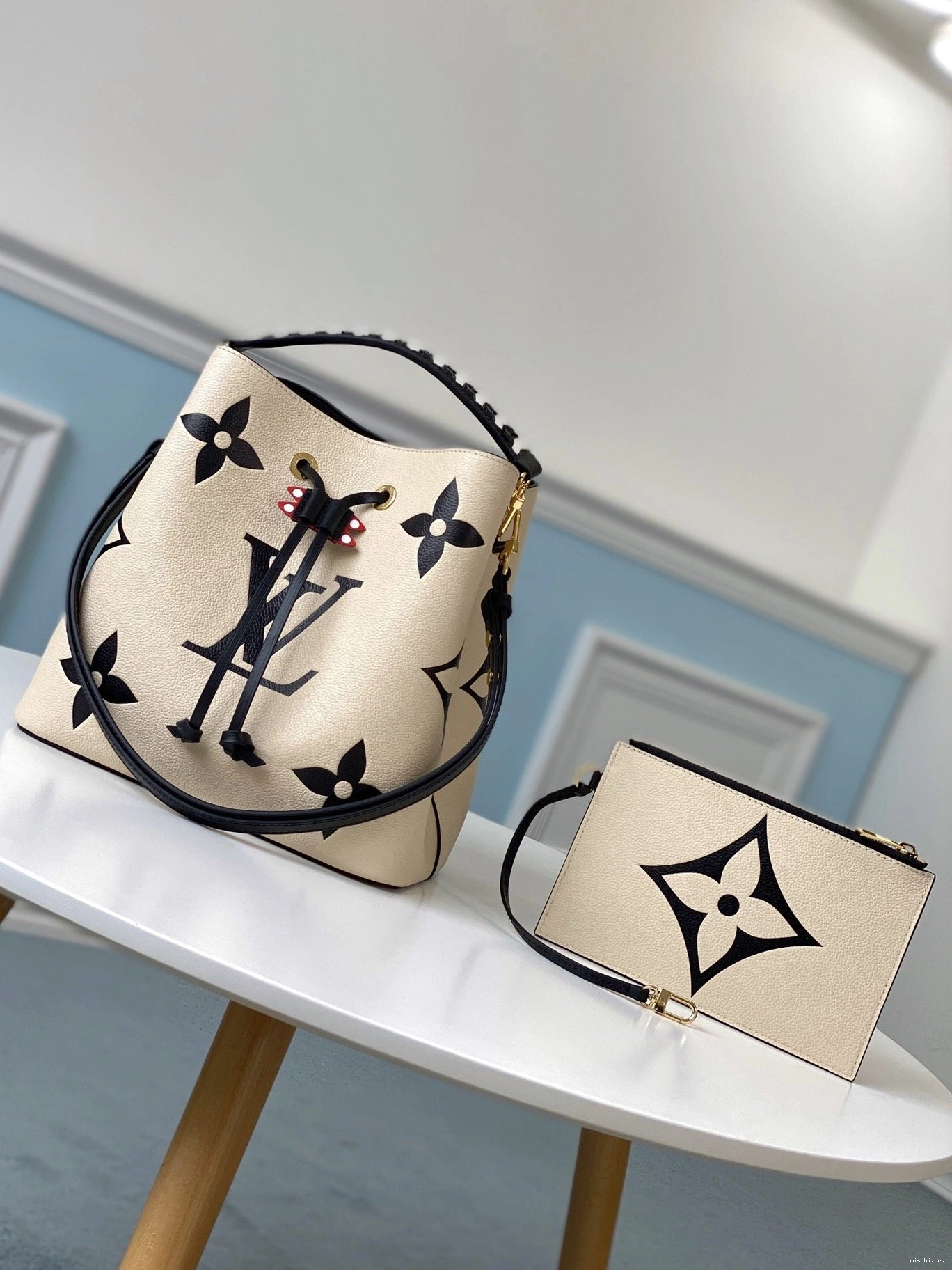 WIS LOUIS VUITTON NÉONOÉ 0107